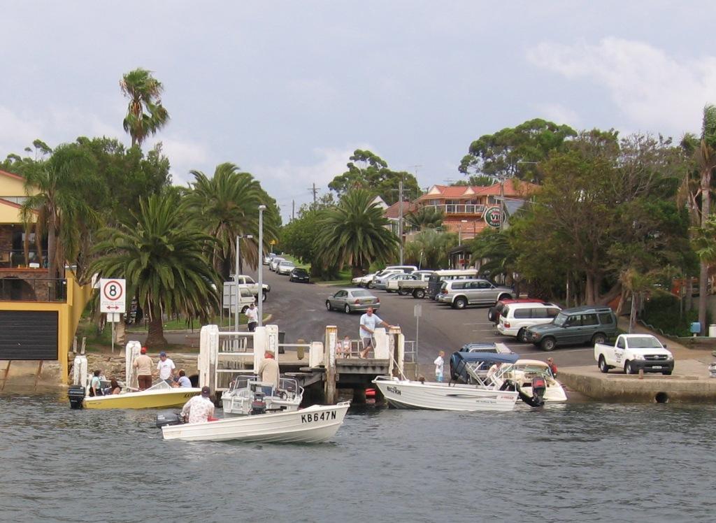 Now this is how it is not done. A two laned boat ramp being taken up by one boater while others wait © Gary Brown